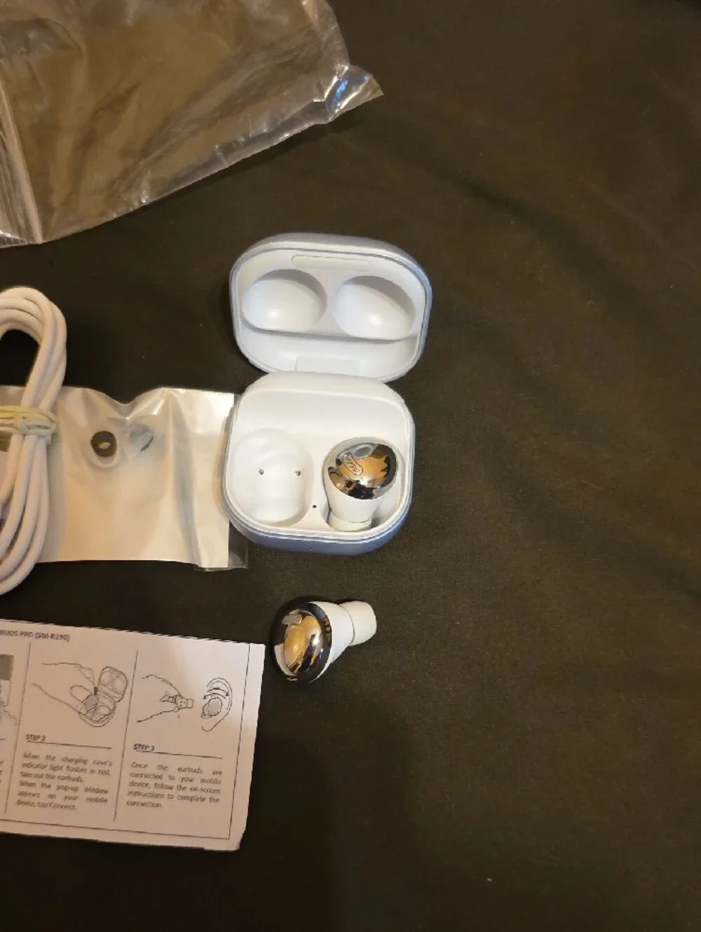 Samsung White Charging Case with Silver Chrome True Wireless Earbuds